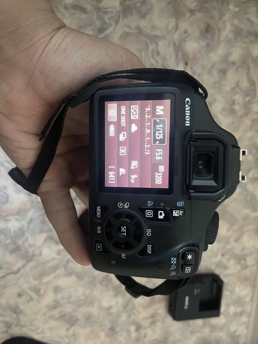 Фотоаппарат CANON eos 1100d