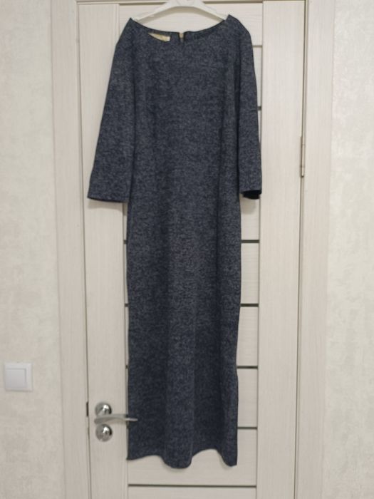 Продам платья, костюмы