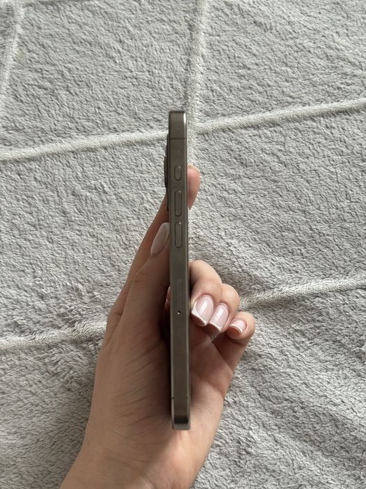 Продам iphone 15 pro 256gb идеальное состояние!