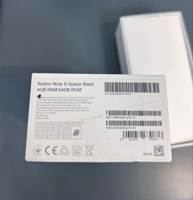 Redmi Note 8 чёрного цвета