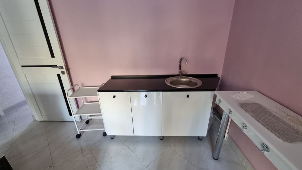 Полка с раковиной