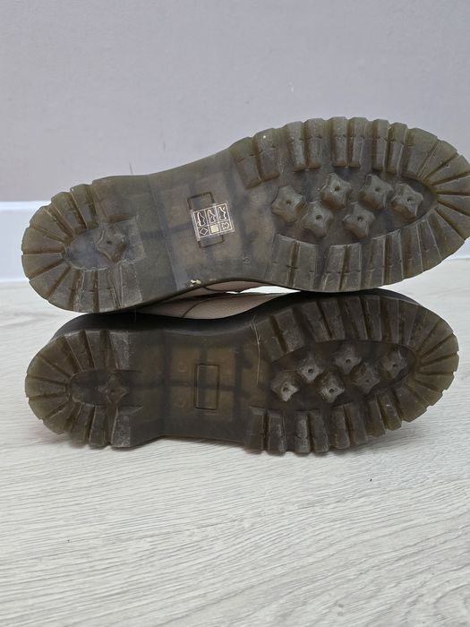 Продам новые сапоги 39 размера