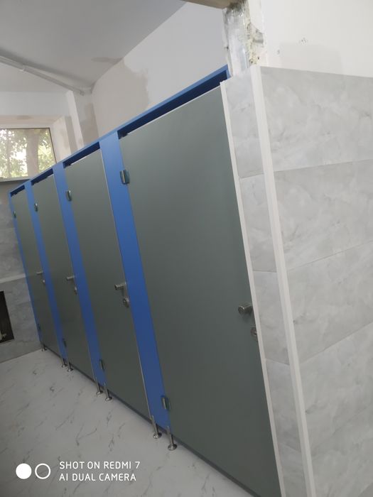 Туалетные кабинки  , сантех. перегородки