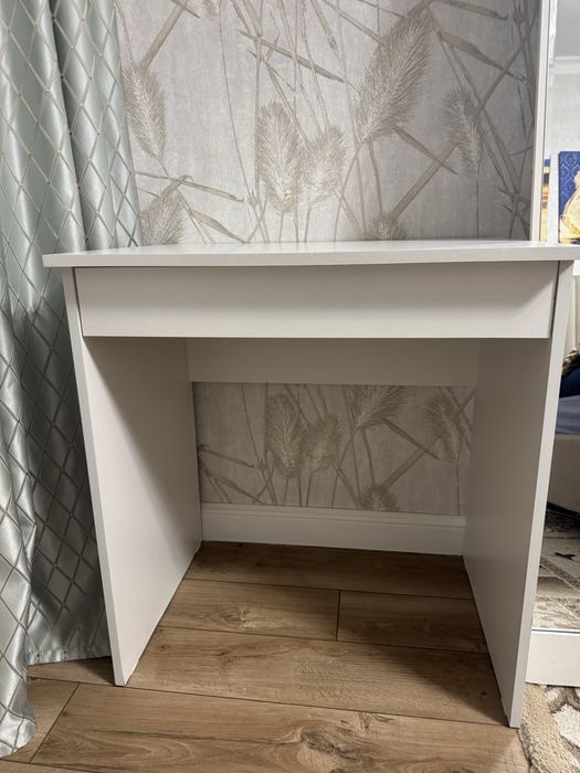 Продам стол письменный