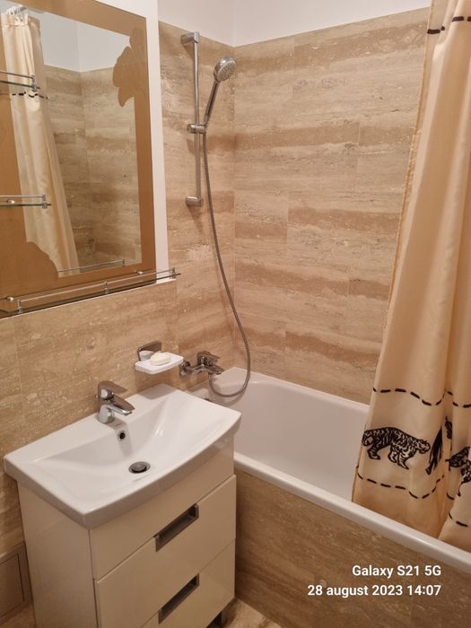 Ap DE LUX 2 cam în Newton City - Persoana Fizica