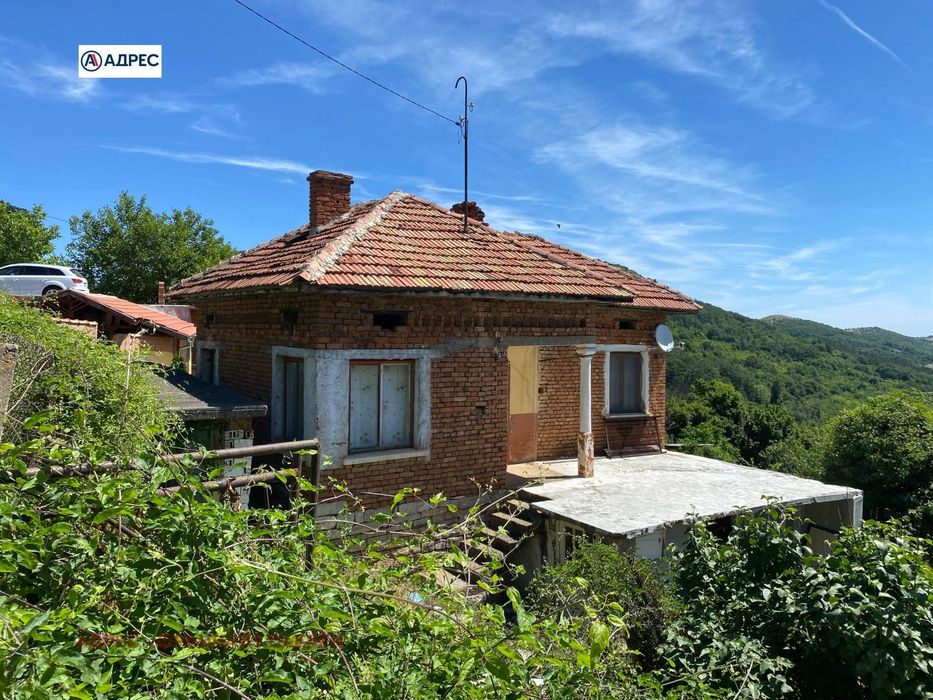 Къща в Враца, област-с.Кален площ 164 цена 28000