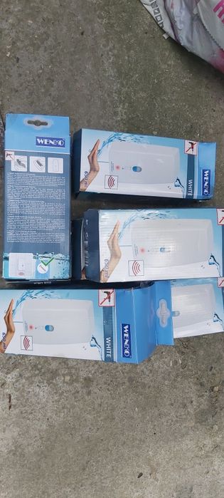 Dozatoare de săpun lichid noi preț per bucata pret fix