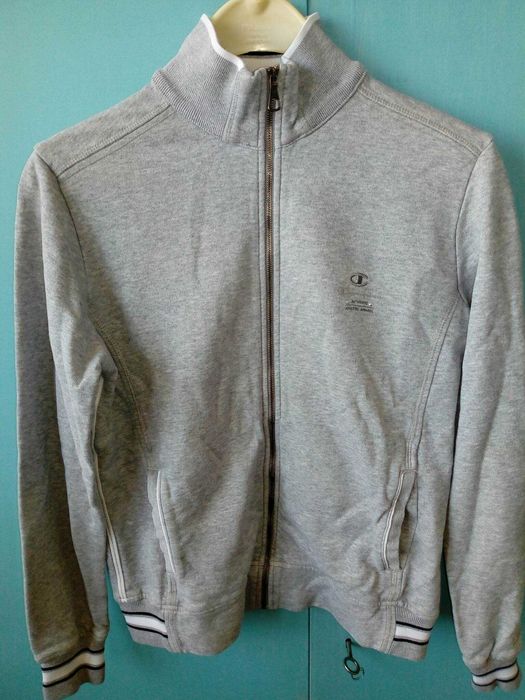 Champion и Levis - оригинални дамски суичъри! Топ състояние!