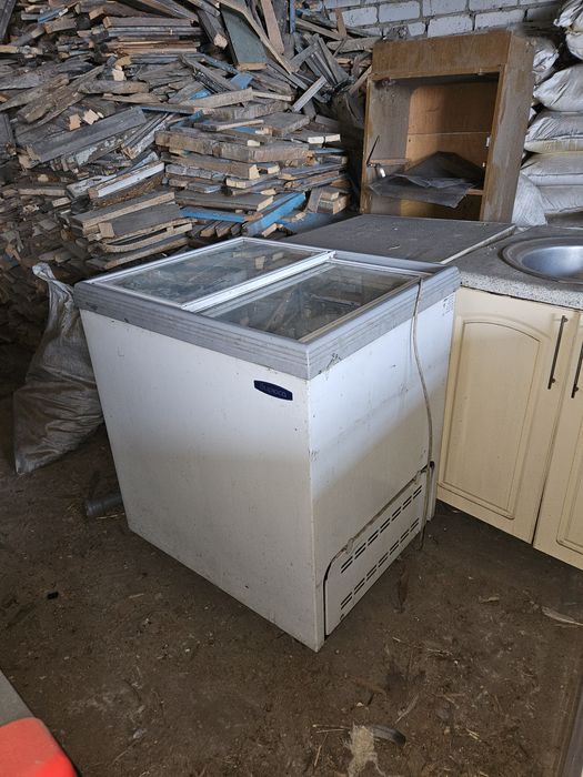 Продам морозильник