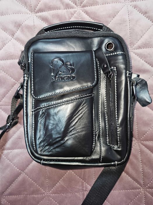 Продавам мъжка чанта за през рамо