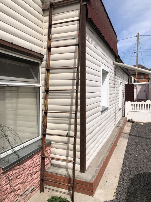 Продам металическую лестницу