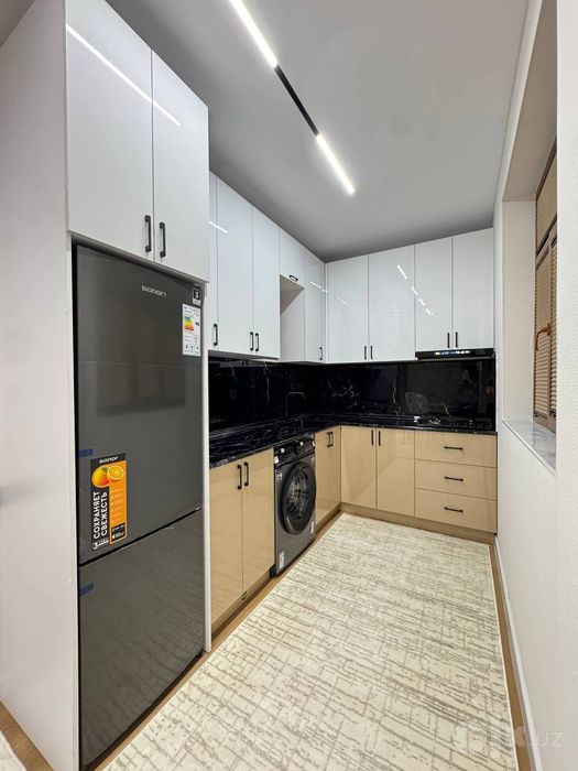 Квартира продается 4в5/3/4 на Ц 6