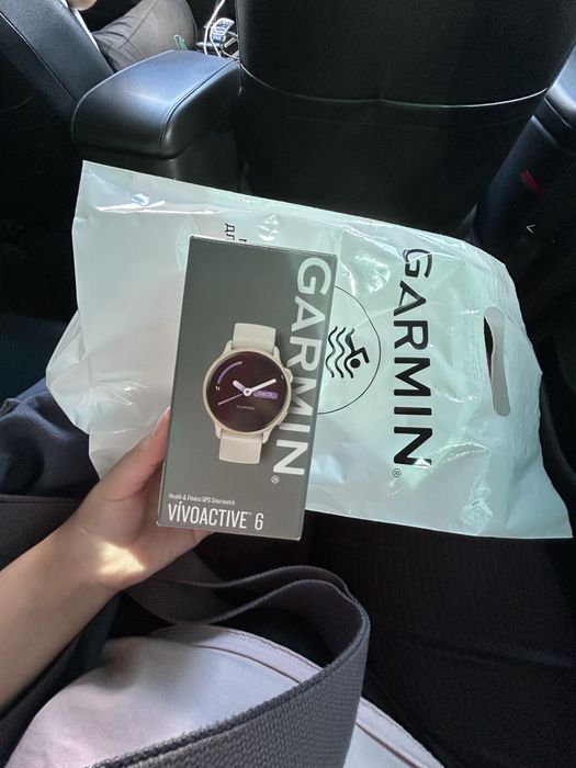 Часы Garmin Vivoactive 6