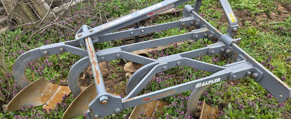 Продавам лозаро овощарски плуг