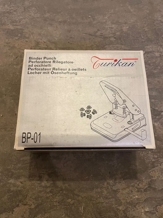 Perforator cu aplicare de capse