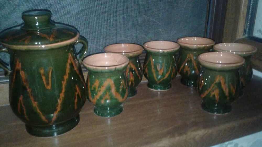 Продается  керамический  набор кувшин и бокалы для  напитков