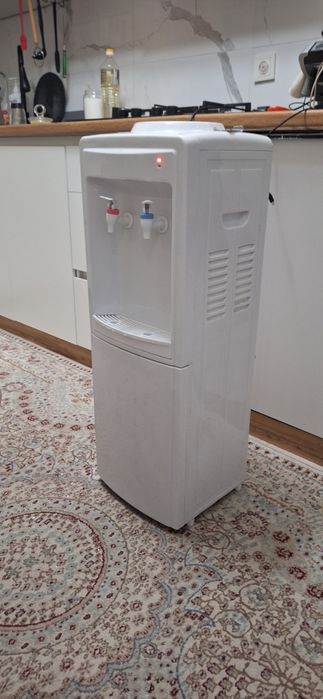 Кулер для воды напольный (Рабочий)
