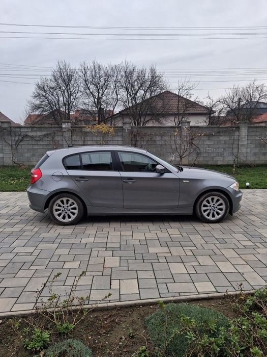De vinzare BMW seria 1 an 2010  benzină motor 1995 ,(122 cai  putere))