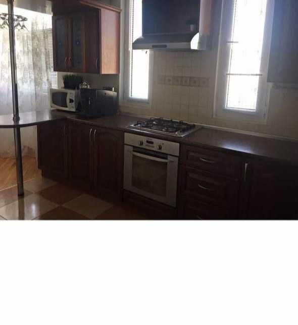 Продаётся своя 4х комнатная квартира, Госпитальный базар