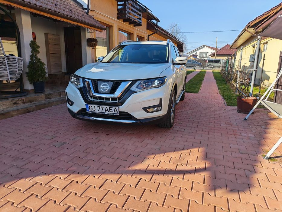 Nisaan X-trail Tekna BOSE 1.6