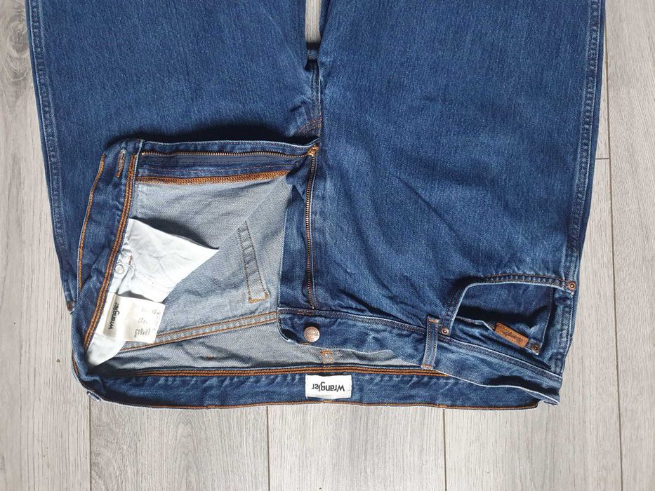 Blugi WRANGLER "Texas" - Marime W42 L34 (Talie 104 cm)