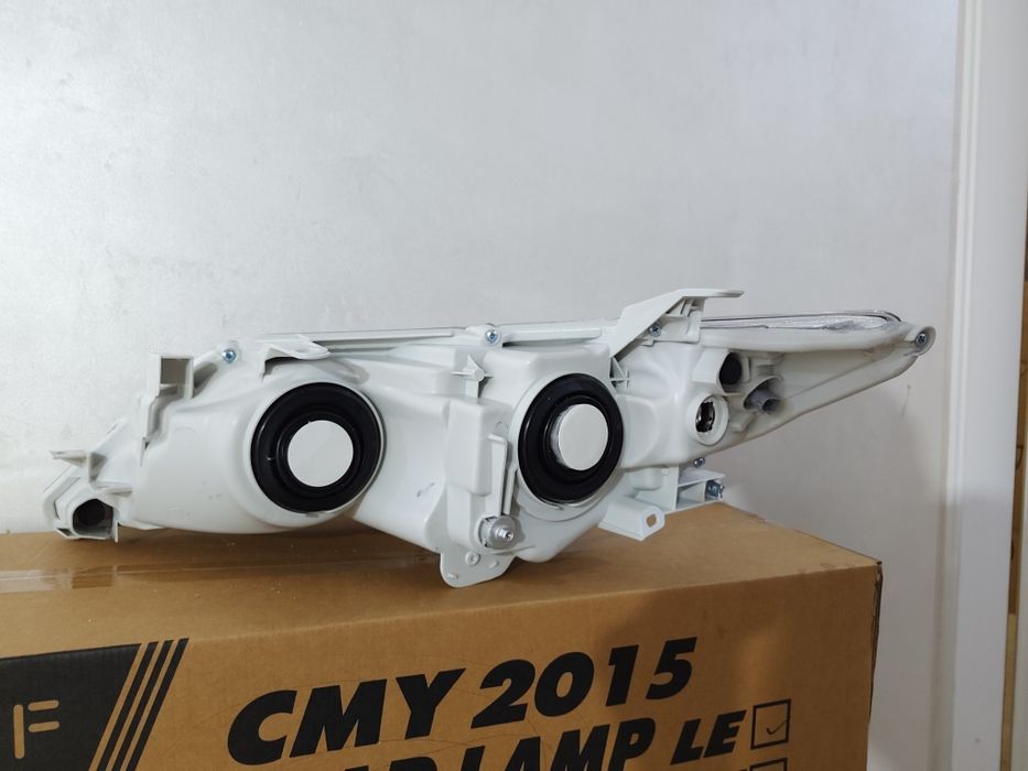 Фара камри 50SE.