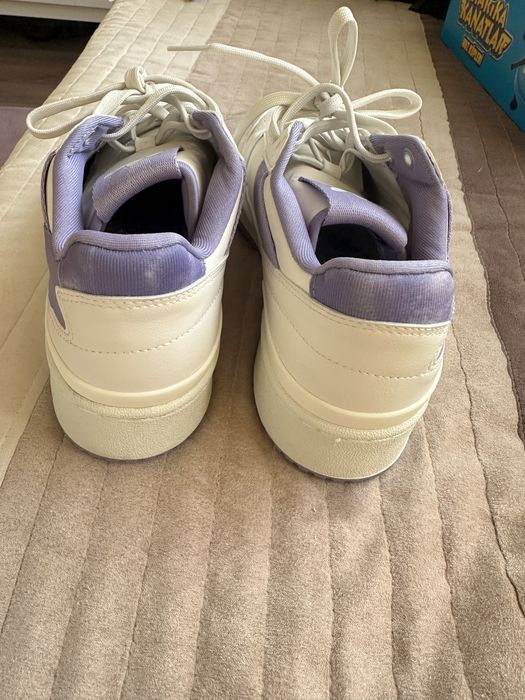 Обувки Adidas номер 40