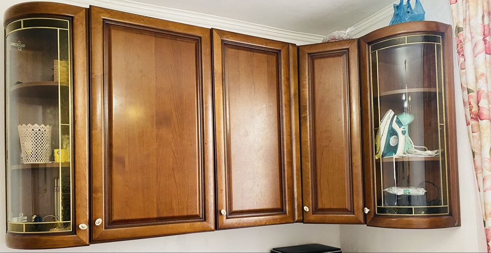 Кухонный гарнитур дерево срочно