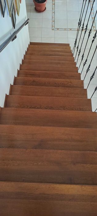 Trepte scări lemn masiv