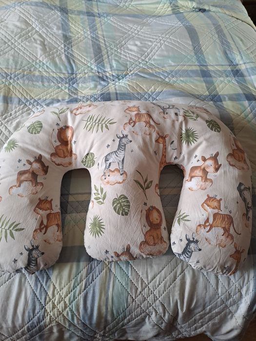 Възглавница за тандемно хранене на близнаци