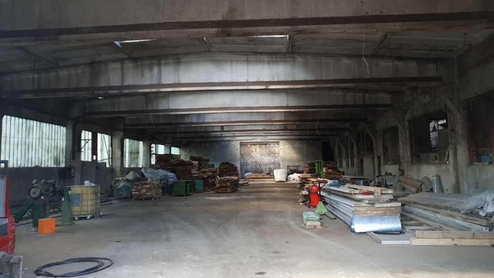 Vand TEREN 6000 m2 ,platforma betonata cu Hale