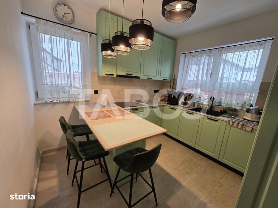 Casa individuala de vanzare teren 852 mp 5 camere 2 bai Selimbar Sibiu