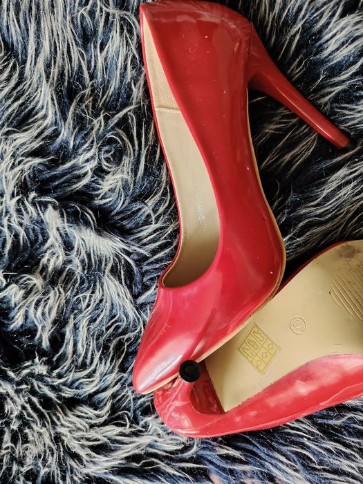Pantofi stiletto roșii, 37