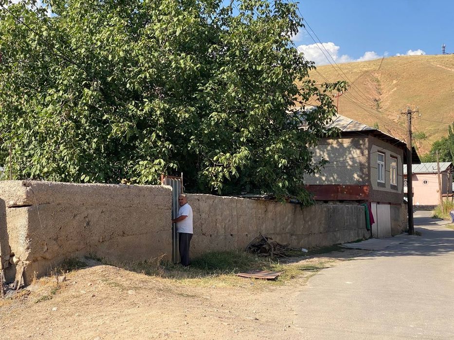 Xumsonda yer 4 sotih sotiladi