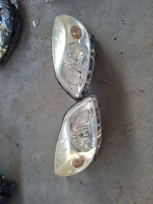 Faruri dacia a sandero 2008-2012