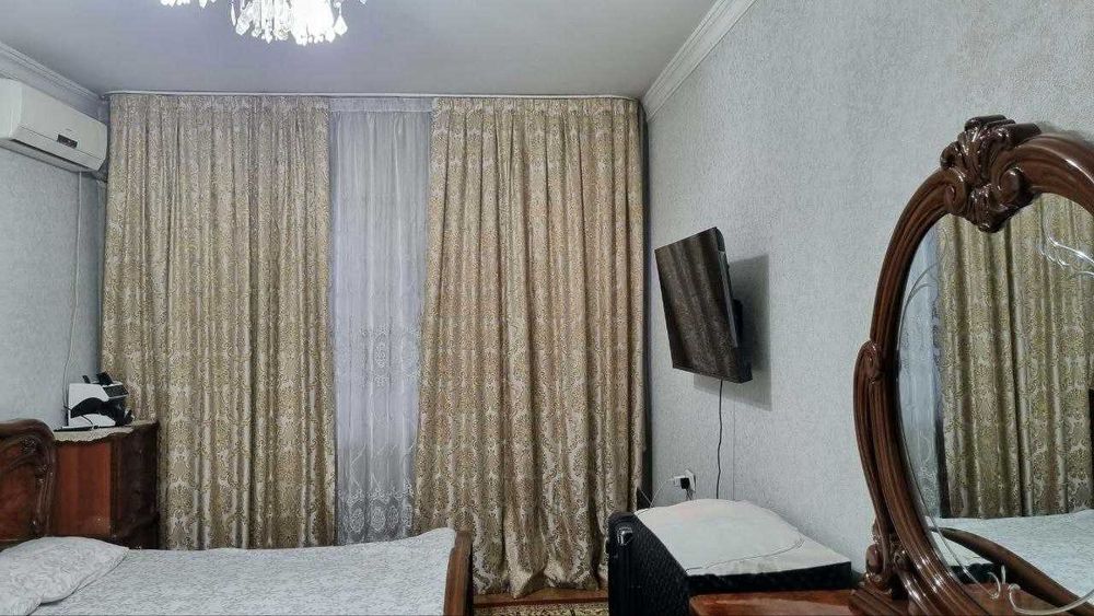 Юнусабад11, 4/1/4, Раздельная НеТорец 81м2,Ипотека Да, Парковка+Огород
