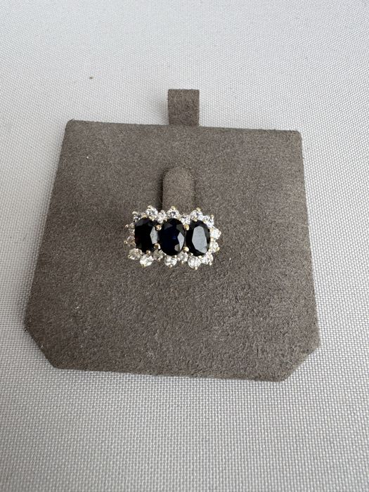 Inel din aur si safire