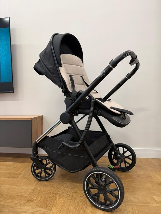 Продам коляску 3 в 1 tinyti