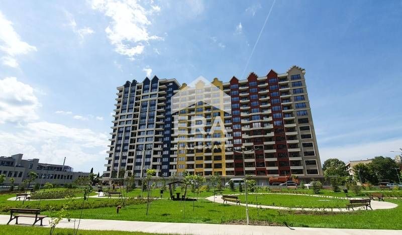 Продава се Двустаен апартамент в Варна, Победа - 68 кв.м за 1200 €/кв.м - Снимка #1