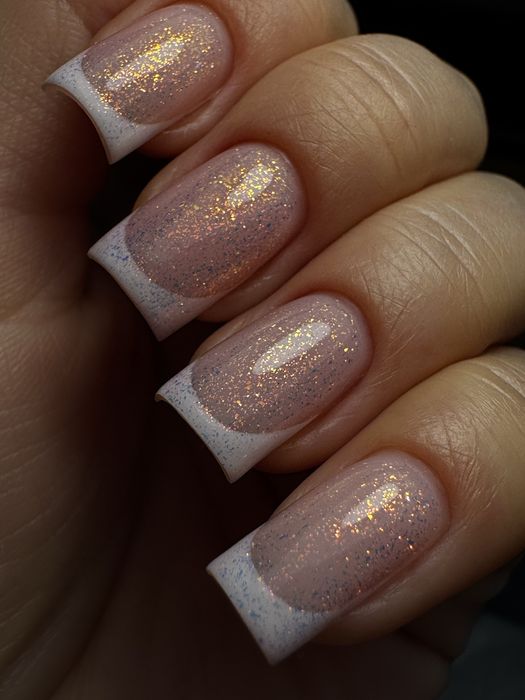 Ищу модель на наращивание ногтей