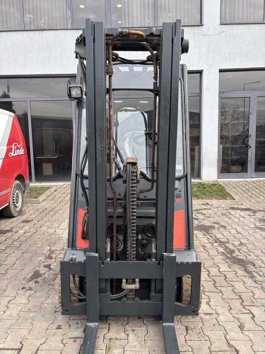 Electrostivuitor Linde 1.6 to – 3 roți Anul fabricației: 11/2015