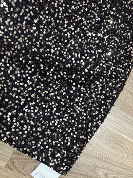 Рокля с пера и пайети