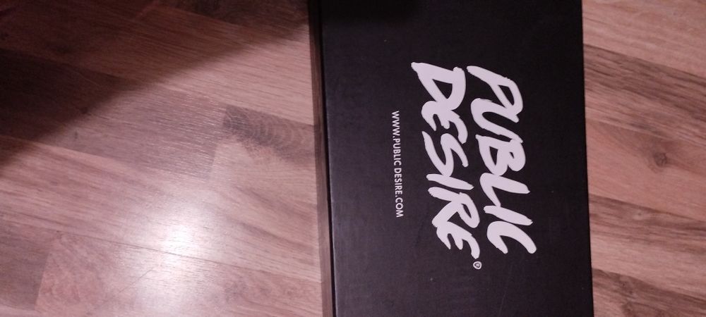 Сандали чисто нови