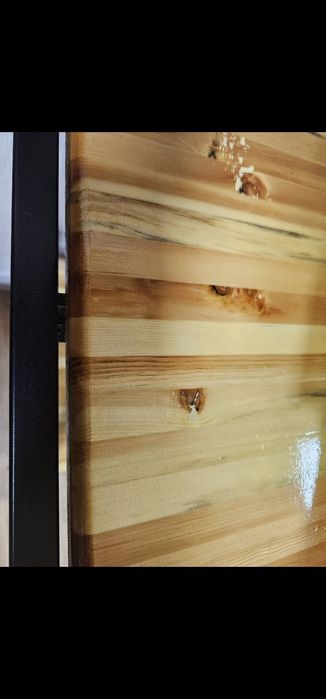 Стеллажи с полками под товар