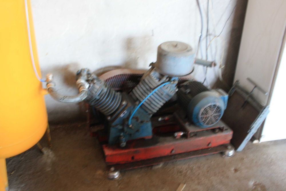 компресор 7.5 кW с бутилка 500 литра