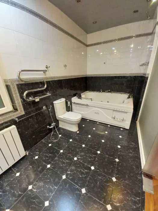 Сдаю Евродом 4-соток на Шахристанском / id8857 /