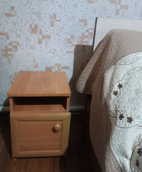 Прикроватные тумбочки