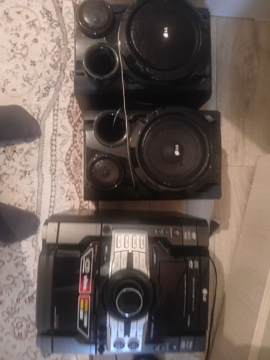 Продам музыкальный центр.