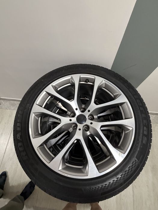 Продам комлект дисков с резиной  от BMW