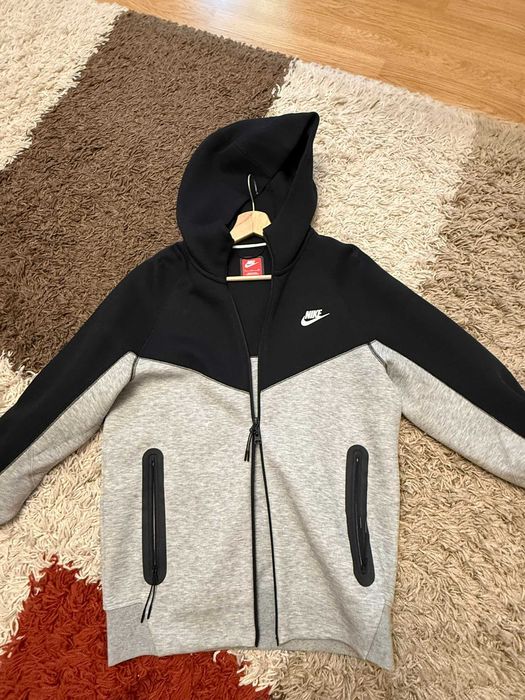 Hanorac Nike Tech